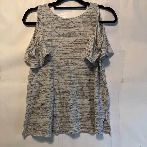 LOFT Tops - Gray heathered cold shoulder top with side slits